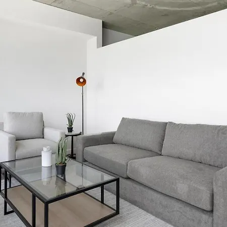 Apartment Landing Modern With Amazing Amenities *