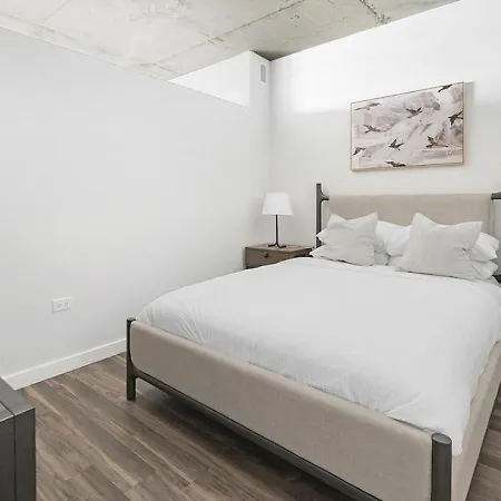 Landing Modern With Amazing Amenities Nashville