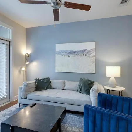 Apartment Landing Modern With Amazing Amenities Nashville