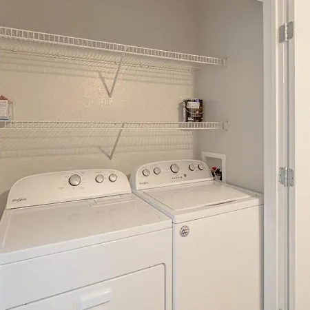 Landing Modern With Amazing Amenities Apartment *