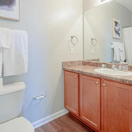 Landing Modern With Amazing Amenities *