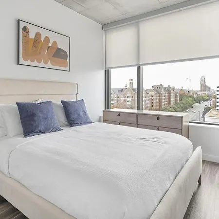 Landing - Modern With Amazing Amenities Apartment