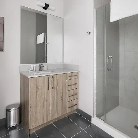 Apartment Landing - Modern With Amazing Amenities