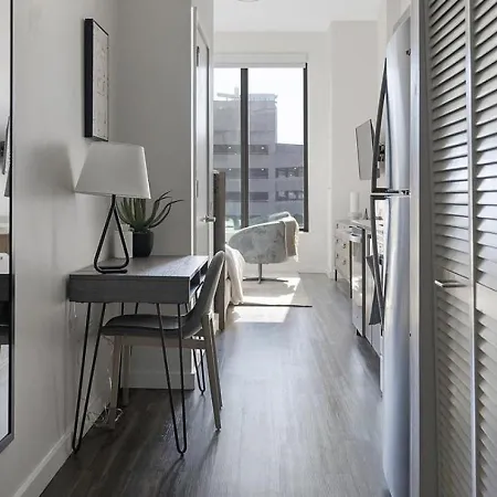 Landing - Modern With Amazing Amenities Nashville
