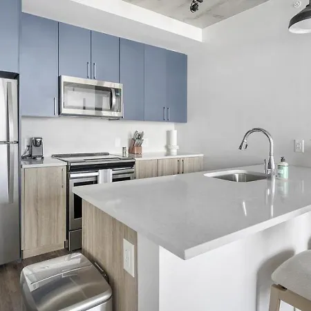Apartment Landing - Modern With Amazing Amenities *