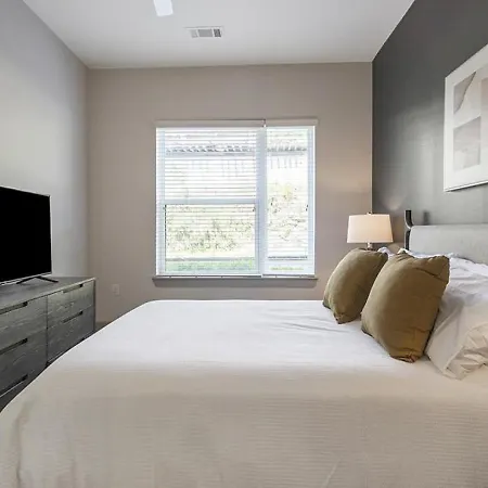 Landing Modern With Amazing Amenities * Nashville