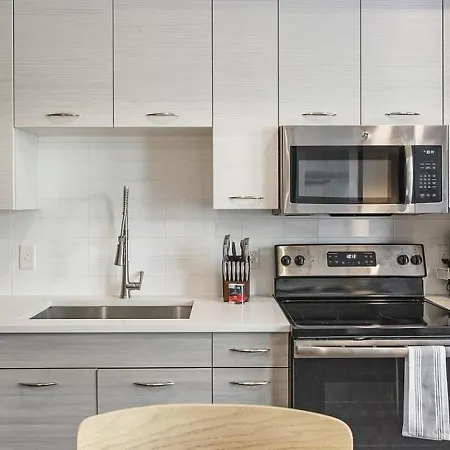 Landing Modern With Amazing Amenities * Nashville