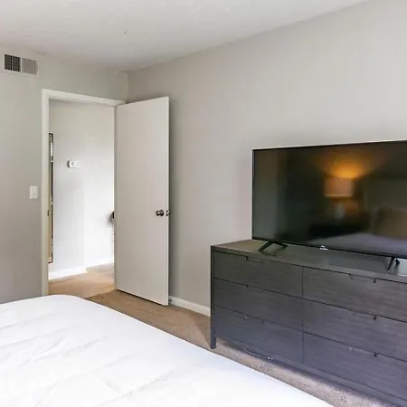Landing Modern With Amazing Amenities *