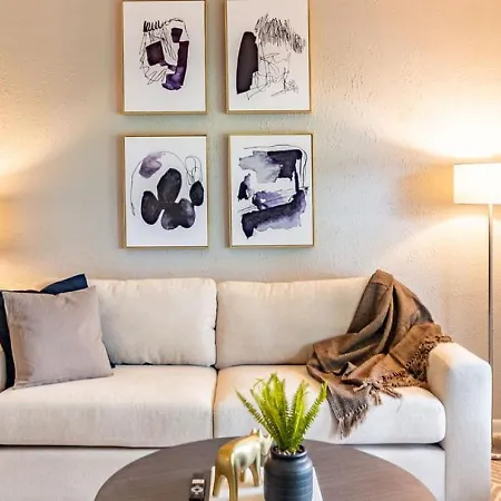 Landing Modern With Amazing Amenities Apartment *