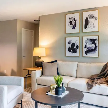 Landing Modern With Amazing Amenities Nashville