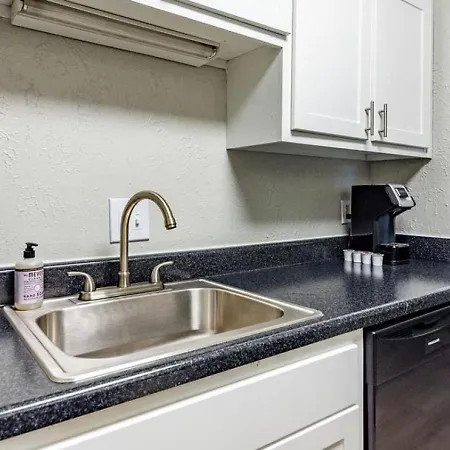 Landing Modern With Amazing Amenities Nashville