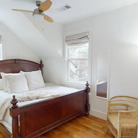 Apartment Bungalow In 12 South *