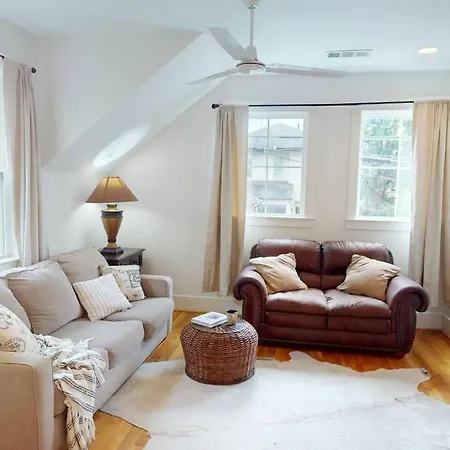 Bungalow In 12 South