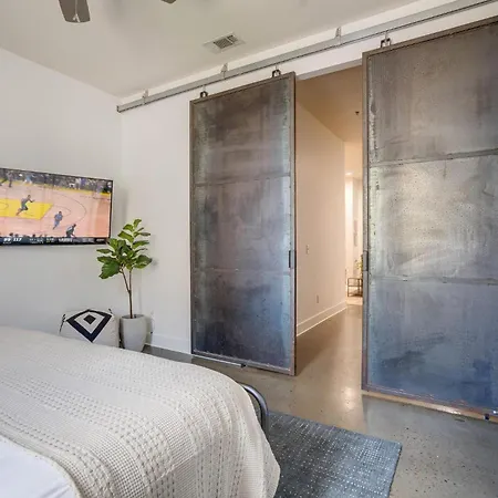 Lofts At 30th - Modern Country - 6 Minutes To Broadway Holiday home
