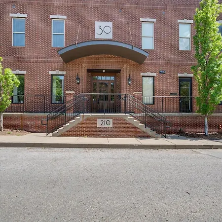 Lofts At 30th - Modern Country - 6 Minutes To Broadway Holiday home