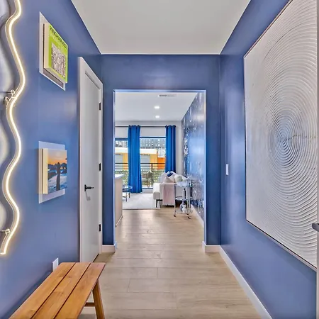 Dancing In The Moonlight In Downtown Walk To Broadway Holiday home *