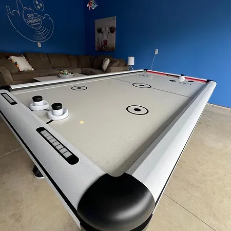 5 Min To Broadway Game Air Hockey Parking Holiday home *