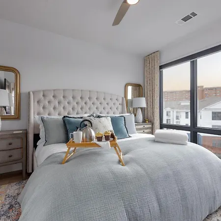 Parthenon Penthouse - Odyssey - Heart Of Midtown Holiday home *
