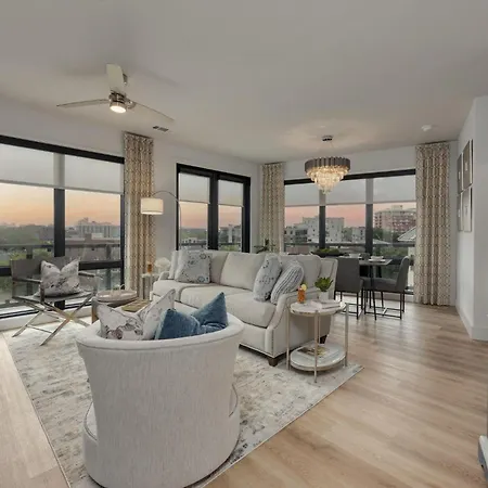 Parthenon Penthouse - Odyssey - Heart Of Midtown Holiday home *