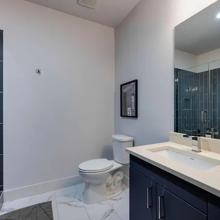 Holiday home Misty-odyssey-mins To Broadway-pool & Full Gym! *