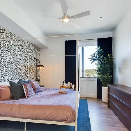 Foxy Skies - Private Rooftop - 5 Mins To Broadway Holiday home