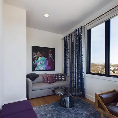 Foxy Skies - Private Rooftop - 5 Mins To Broadway *