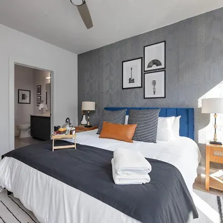 Riffs - 2 Unit Odyssey Combo - Heart Of Midtown Holiday home