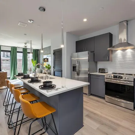 Riffs - 2 Unit Odyssey Combo - Heart Of Midtown Holiday home
