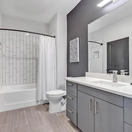 Rockin Retreat - Odyssey - Heart Of Midtown Holiday home *