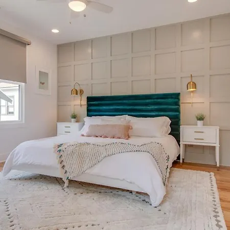 Charming East Duplex For 20 Holiday home Nashville