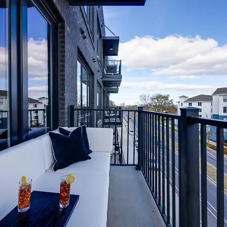 Champagne Chic - Odyssey - Heart Of Midtown Holiday home *