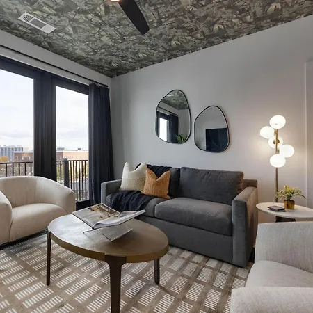Holiday home Champagne Chic - Odyssey - Heart Of Midtown Nashville