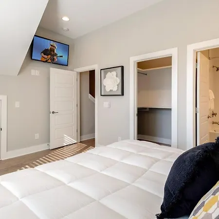 Holiday home Double Treble - Sleeps 24 - 2 Townhomes