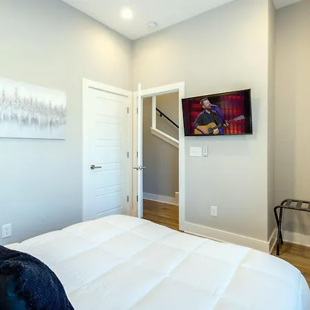 Holiday home Double Treble - Sleeps 24 - 2 Townhomes Nashville
