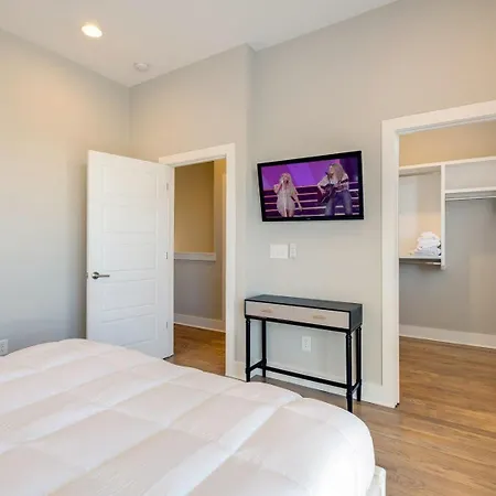 Double Treble - Sleeps 24 - 2 Townhomes Holiday home