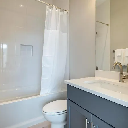 Double Treble - Sleeps 24 - 2 Townhomes Holiday home Nashville