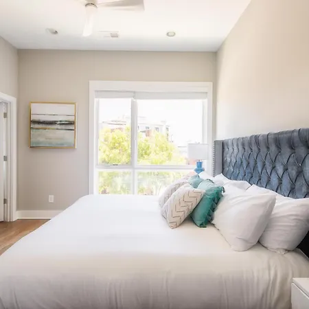 Double Treble - Sleeps 24 - 2 Townhomes Holiday home