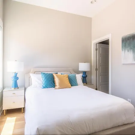 Double Treble - Sleeps 24 - 2 Townhomes Holiday home
