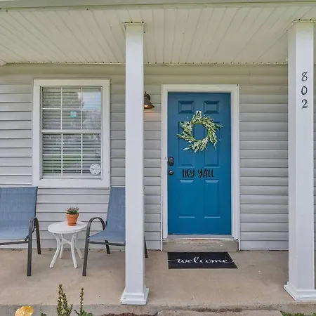 East Nash Local Dining Bars - Sleeps 6