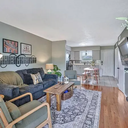 East Nash Local Dining Bars - Sleeps 6 *