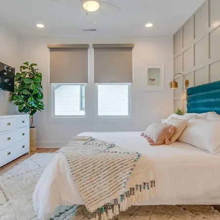 Holiday home Charming East Duplex For 20 Nashville