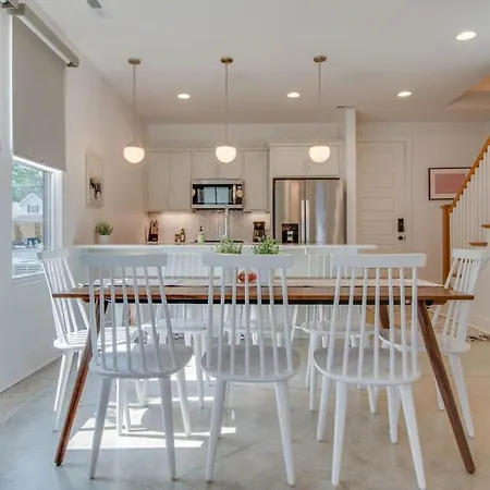 Holiday home Charming East Duplex For 20