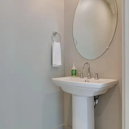 Holiday home Charming East Duplex For 20 *