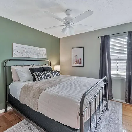 East Nash Local Dining Bars - Sleeps 6 *