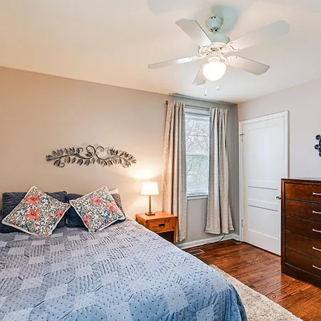 Cozy Retreat With Deck About 6 Mi To Downtown Holiday home *