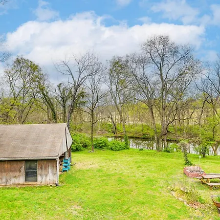 Cozy Retreat With Deck About 6 Mi To Downtown Holiday home *