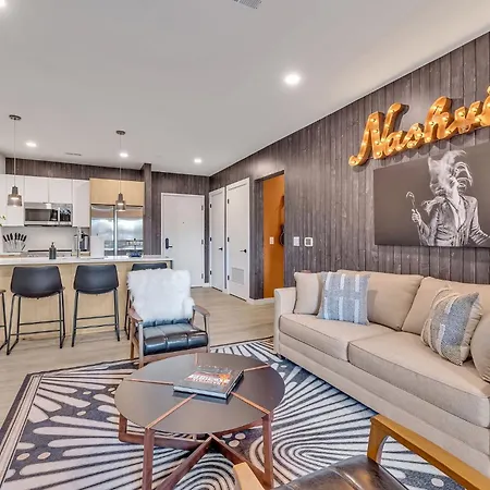 Holiday home The Stage In Downtown W Pool/gym | Walk To Broadway