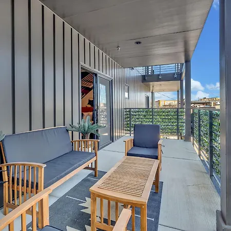The Stage In Downtown W Pool/gym | Walk To Broadway Holiday home