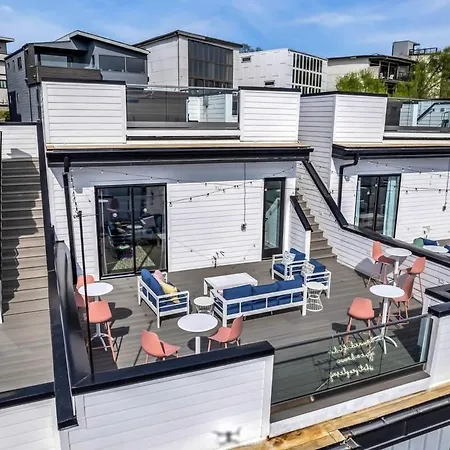 New Nash Eras - Rooftop Decks With Hot Tub - 15 Beds Holiday home *