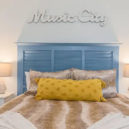 New Amazing 4br Suite* Hot Tub *2 Mi To Music *